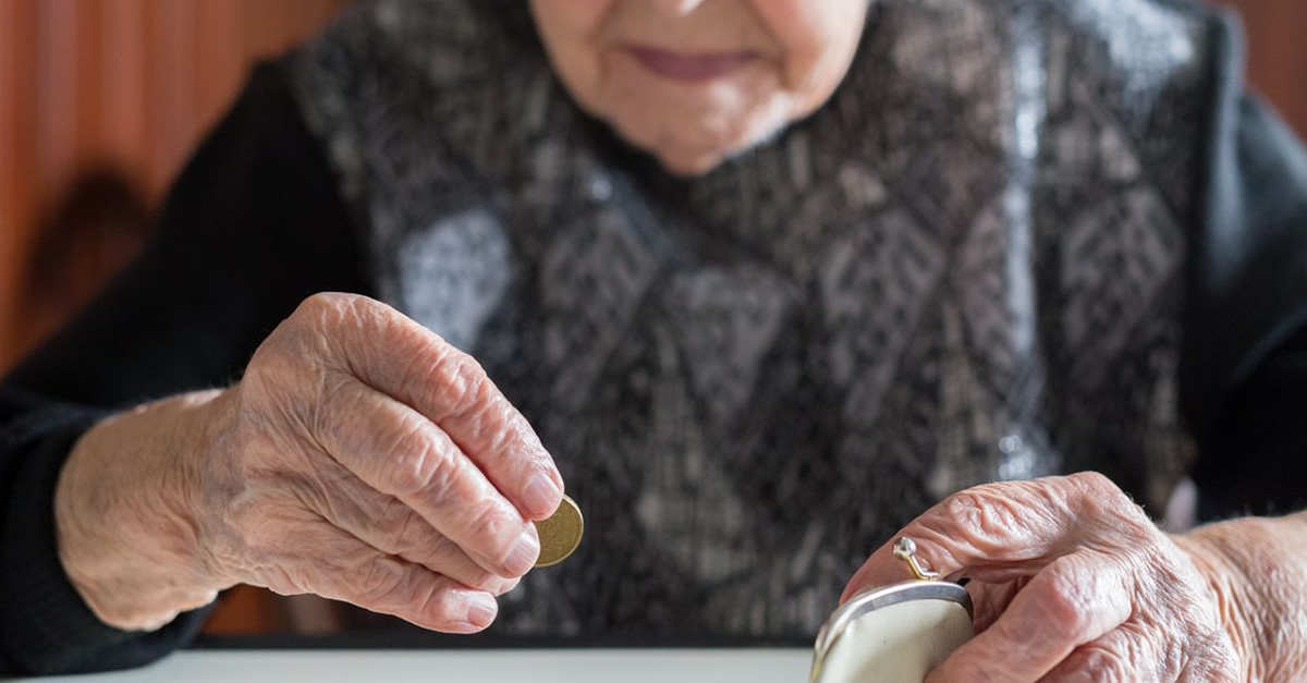 Mária két havi nyugdíjat talált egy zacskóban – Keresi a gazdáját!