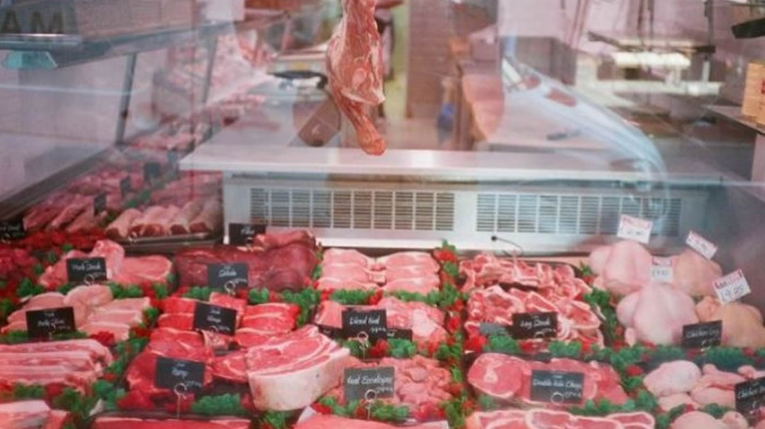 Figyelmeztetnek az onkológusok: Ezek a legkárosabb húsfélék az egészségre!